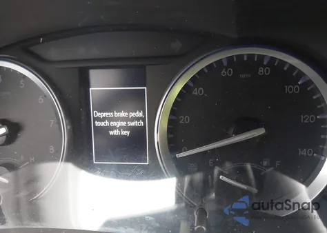 2017 Toyota Highlander Xle z USA, uszkodzony, nr VIN 5TDJZRFH7HS452371